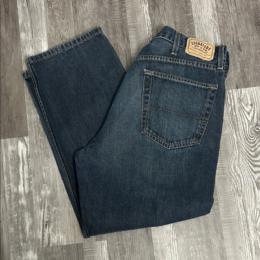 Levi's Men's Relaxed Fit Jeans in Dark Blue